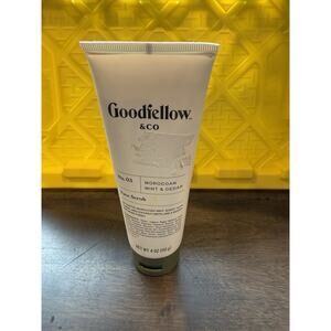 Goodfellow & Co Moroccan Mint & Cedar Coconut Face Scrub Exfoliant Hydrate 4oz